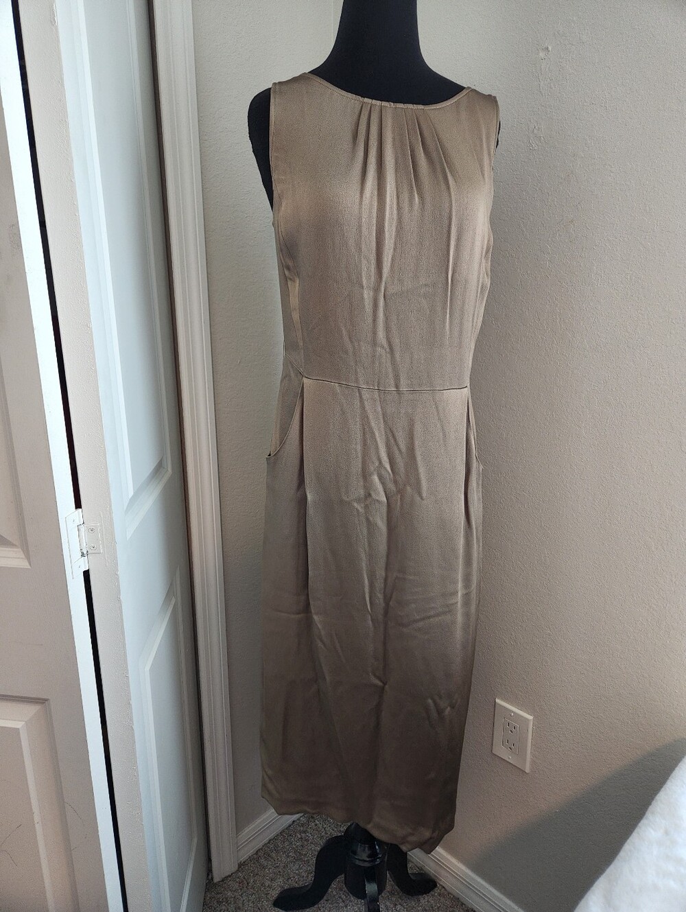 St. John Taupe Beige Sleeveless Midi Dress